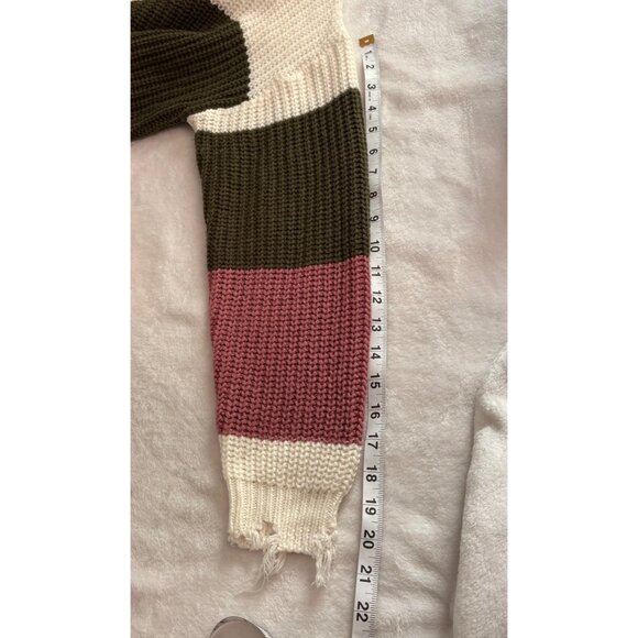 Colorblock Fringe Distressed V-Neck Sweater By Derek Heart Womens Size Small - Picture 8 of 11